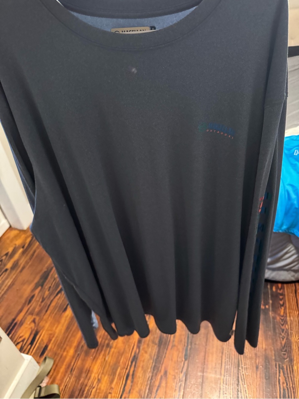 Magellan Outdoors Black Long Sleeve Crew Tee